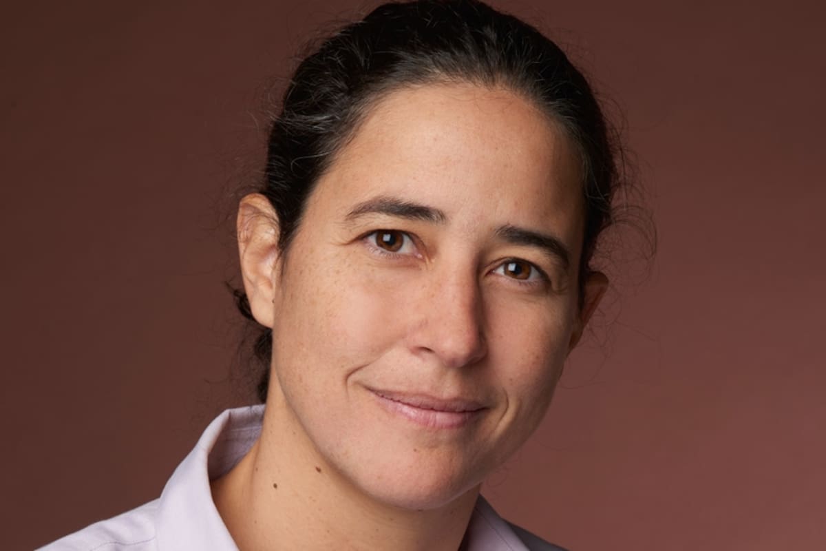 Es psiquiatra infanto-juvenil, cofundadora del Programa Argentino para Niños, Adolescentes y Adultos con Condiciones del Espectro Autista (Panaacea). Publicó Sé amable con el autismo