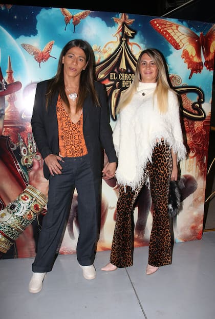 Es que además de ir junto a una de sus pequeñas, la exparticipante de GH concurrió con Sol 1 y Sol 2, las chicas trans que bailaron junto a ella en la salsa de a tres en Bailando 2023