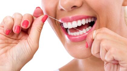 El hilo dental es fundamental para tener una buena salud