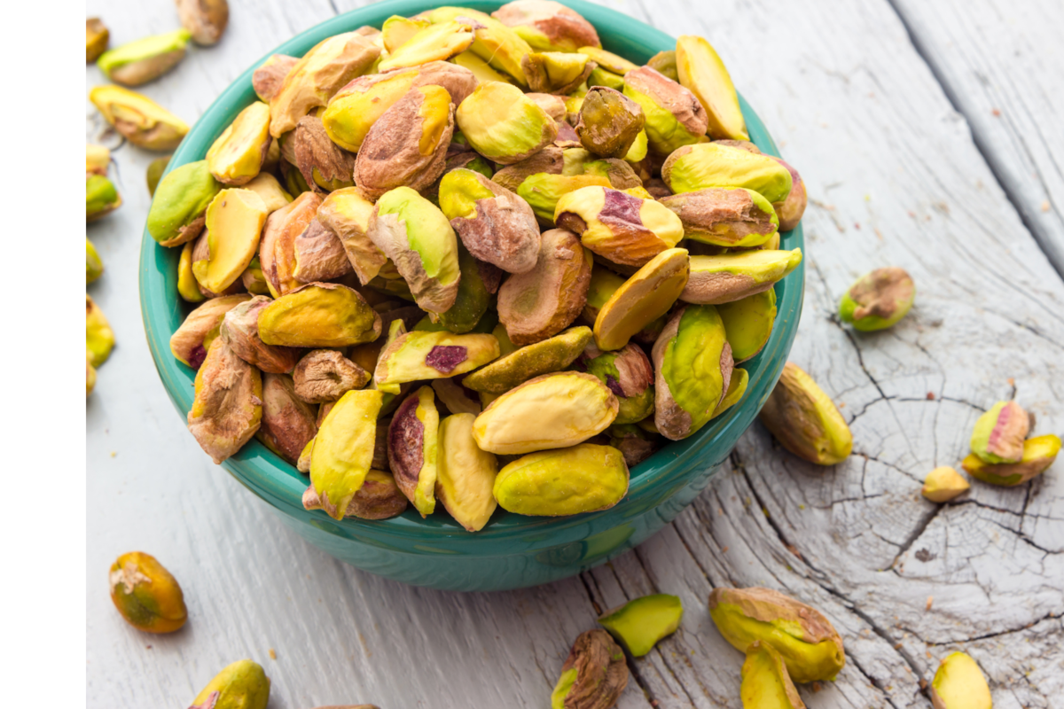 Es rico en luteína, un compuesto que protege los ojos de los rayos ultravioletas del sol y de la luz azul de las pantallas