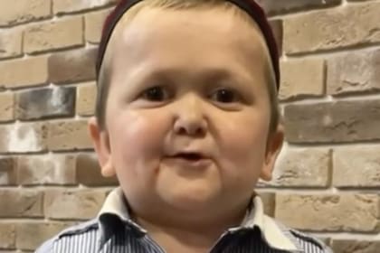 Es ruso y comparte continuamente contenido en sus redes sociales; tiene seguidores de todo el mundo