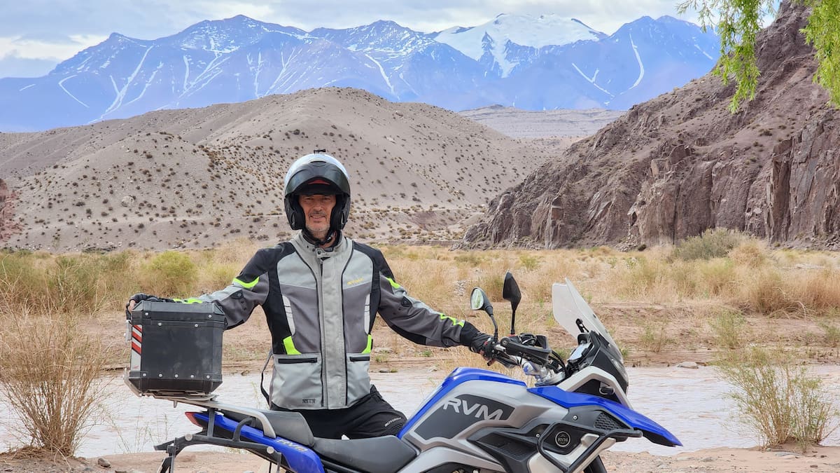 Es argentino, un accidente casi le cuesta la vida, rompió un récord y hoy es un exitoso empresario