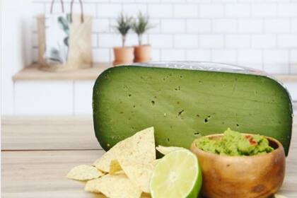 Es un queso elaborado en Holanda llamado Amanti Guacamole.