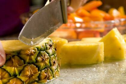 Es una bebida elaborada a partir del fermento del ananá