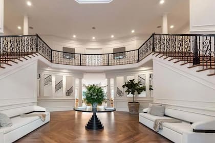 Es una casa de 60 habitaciones que perteneció a Max Azria