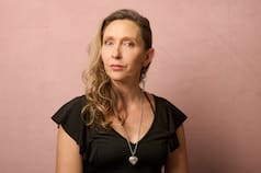 La prestigiosa actriz que decidió contar su maternidad, la inestabilidad económica del teatro y las “señales” que le envía su hermano