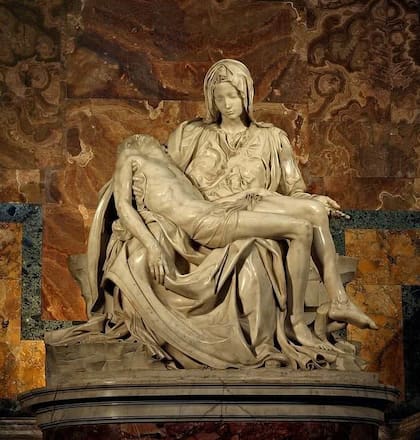 Es una escultura en mármol ejecutada entre los años 1498 y 1499.