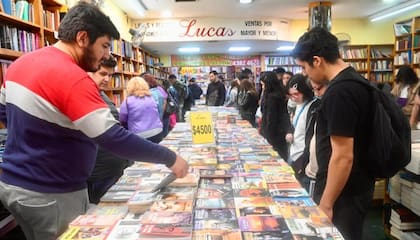 “Es una noche donde lo público, lo privado, lo independiente y la comunidad lectora trabajan juntos y en la que Buenos Aires confirma, una vez más, por qué es una verdadera ciudad de libros”, dijo la ministra de Cultura porteña, Gabriela Ricardes