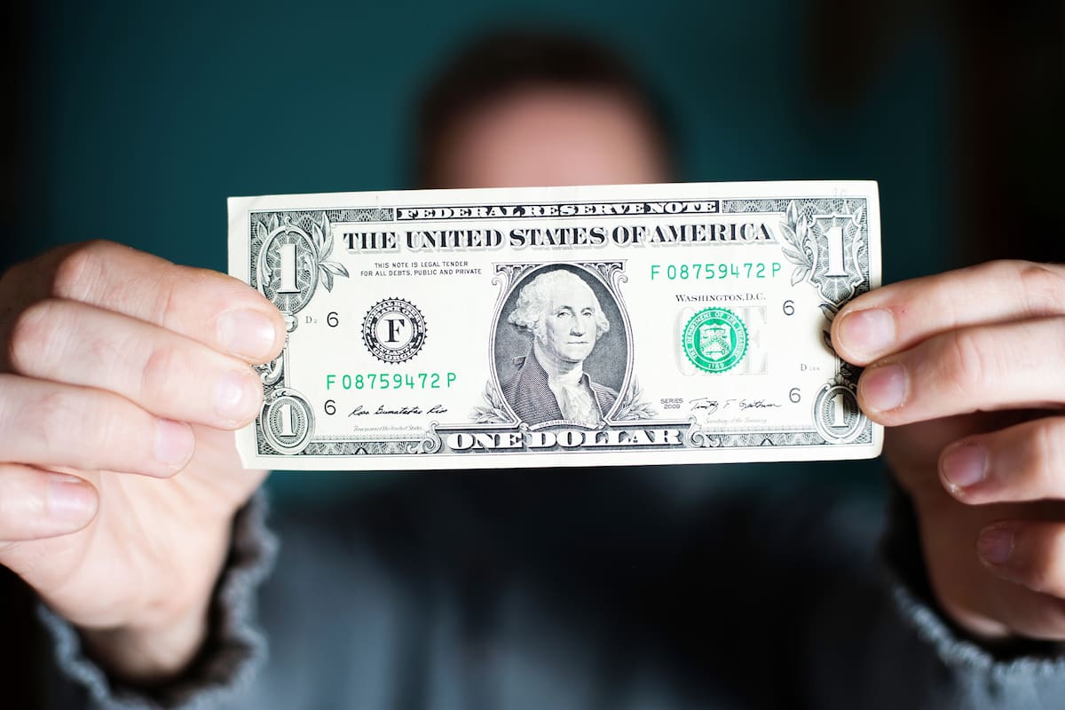 Es una operación para evitar la espera de 12 días hábiles que se le impuso al "rulo", es necesario partir de más de US$10.000