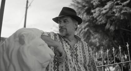 "Es una película de vínculos que se van a ir descubriendo y se va a saber por qué estos tutores están con esta niña, hacia dónde están yendo", dice el actor sobre El mensaje