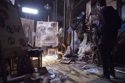 Es una producción argentina y se verá desde el 16; colaboran diseñadores locales y trata el drama de los talleres clandestinos