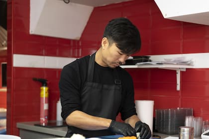 Es una técnica culinaria que surgió en Japón, pero a lo largo de las décadas comenzó a ganar popularidad en gran parte del mundo