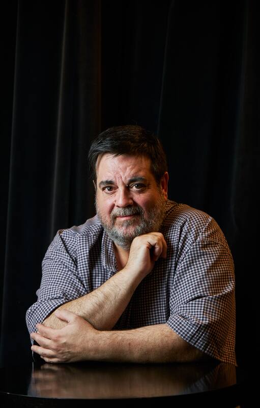Es uno de los intérpretes más convocados, jamás dejó de hacer teatro y le dio vida a recordados personajes de la ficción televisiva