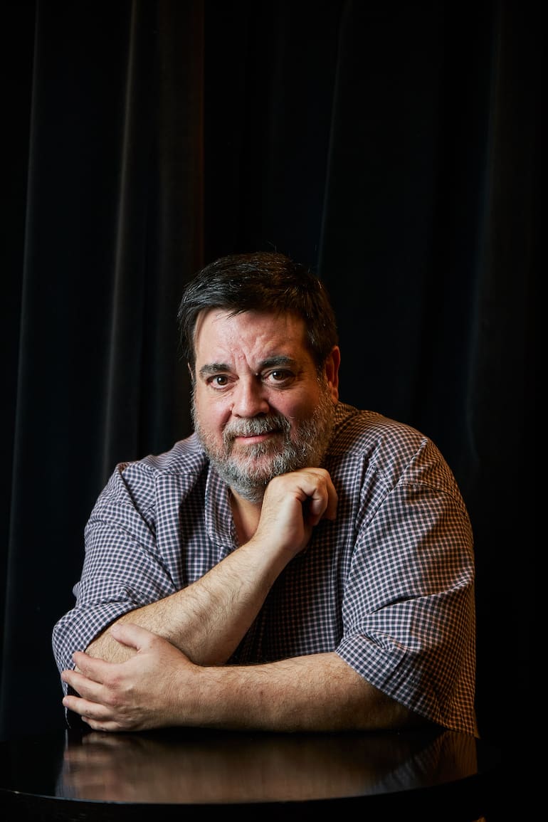 Es uno de los intérpretes más convocados, jamás dejó de hacer teatro y le dio vida a recordados personajes de la ficción televisiva