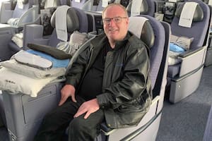 Es viajero frecuente y revela sus trucos a la hora de volar en avión
