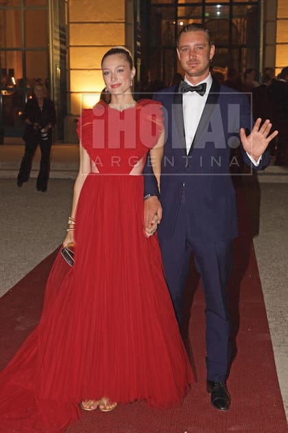 Esa noche, Pierre Casiraghi cumplió 34 años. Los celebró con su mujer y sus “hermanos”, Christian y Ernst August, hijos del ex marido de su mamá, el príncipe de Hannover, de quien Carolina nunca se divorció oficialmente.