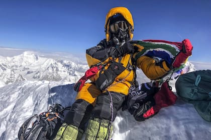 El gobierno de Nepal está en medio de una polémica desde fines de mayo debido al crecimiento del turismo en la montaña