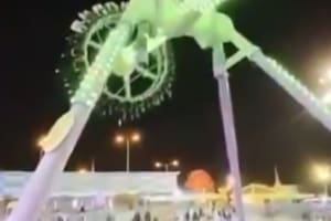 Escalofriante momento en un juego mecánico de un parque de diversiones en Arabia Saudita