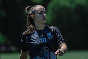 Escándalo en Mar del Plata: acusan a un árbitro de insultar a una futbolista.