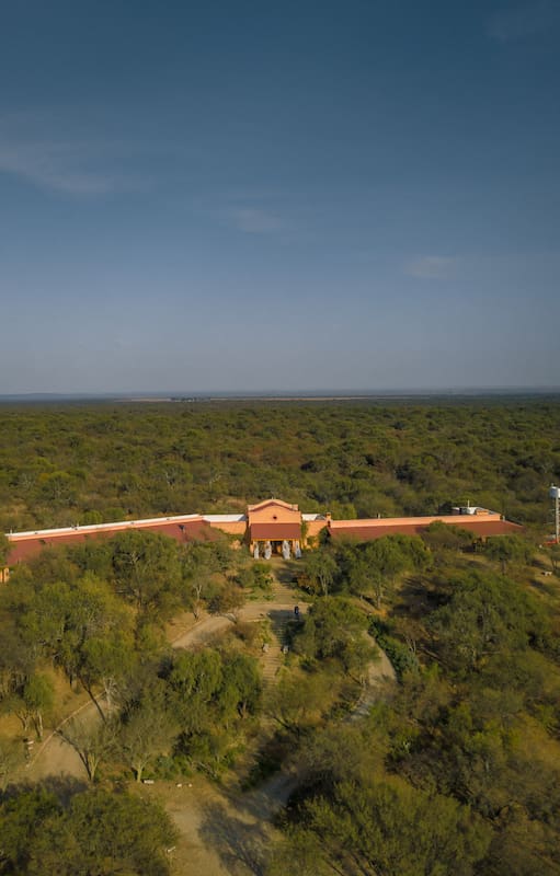 Escapada a Córdoba: la construcción de La Matilde está hecha de adobe, barro y paja