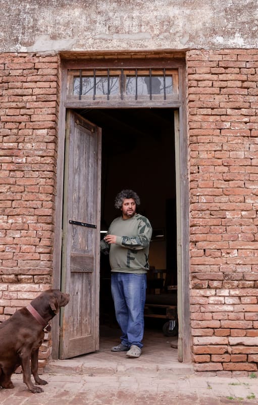 Escapada: Lo de Curly, un almacén de ramos generales que ofrece picadas, asado y pastas en una esquina del 1900, en Altamira