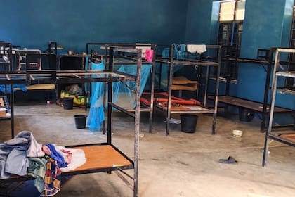 Escapan 50 de los alumnos secuestrados en Nigeria; 253 estudiantes y 12 maestros siguen retenidos