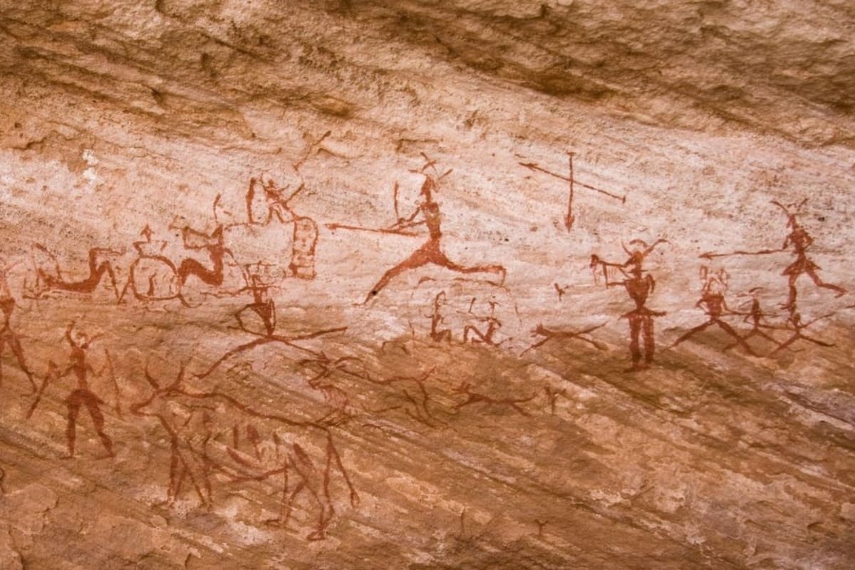 Escena de caza en arte rupestre