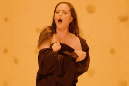 Escena de la ópera Sancta, en la versión de Florentina Holzinger, que despertando tanto furor como críticas en Alemania