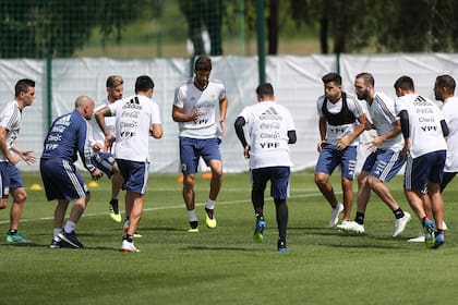 Escena del entrenamiento de este martes de la selección argentina
