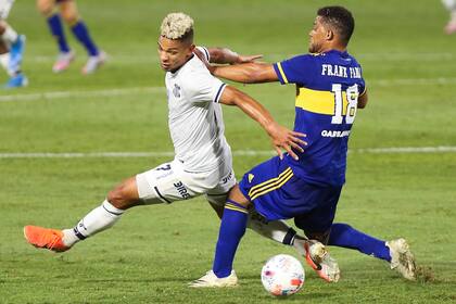 Escena del partido que disputan Boca Juniors y Talleres de Córdoba por la Copa Liga Profesional 2021