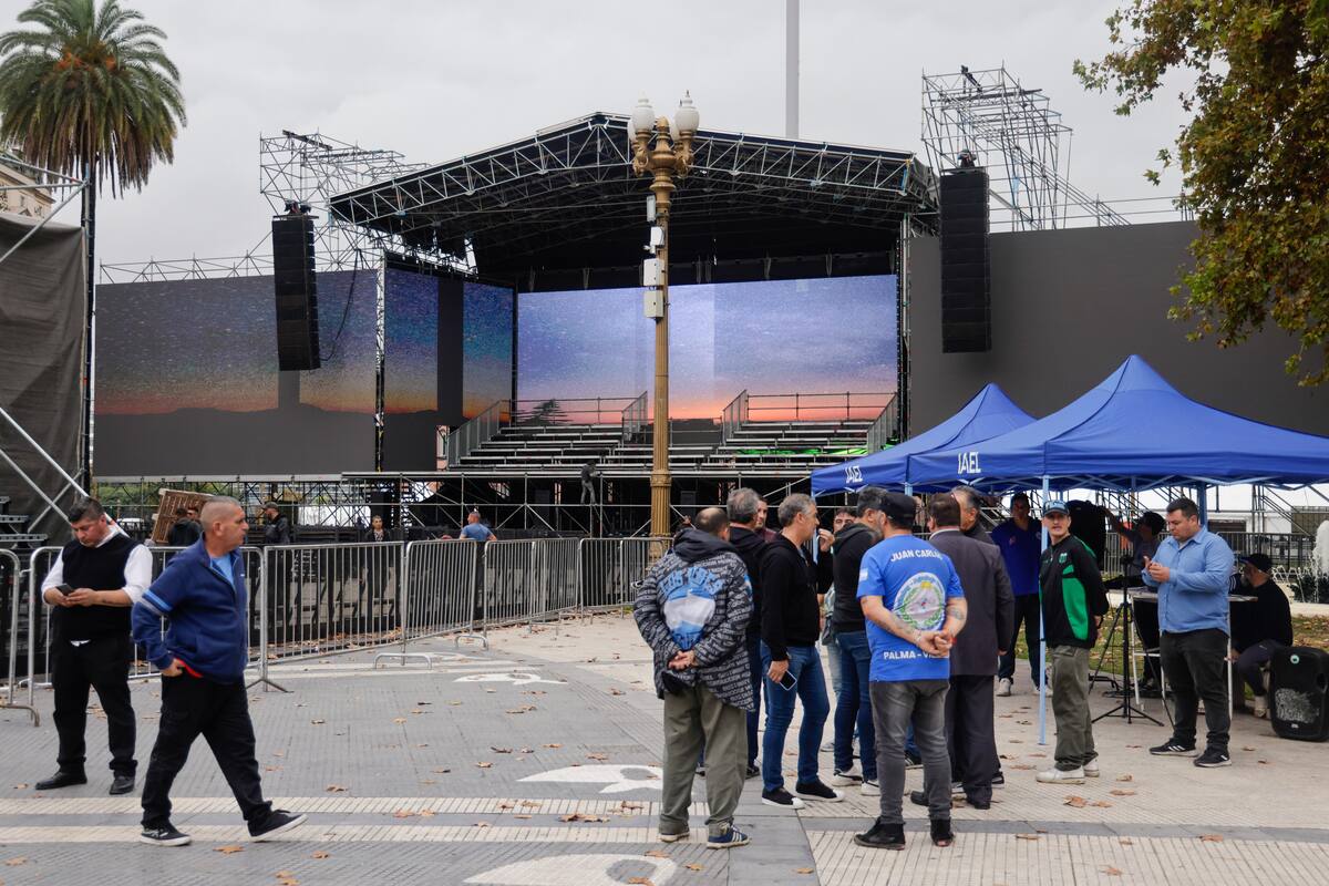 Escenario para el acto de hoy que encabezará Cristina Fernández de Kirchner