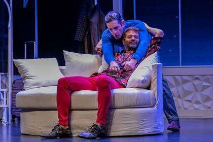 Amor entre hombres: Diego Ramos y Nicolás Pauls en una de las versiones de Plagio