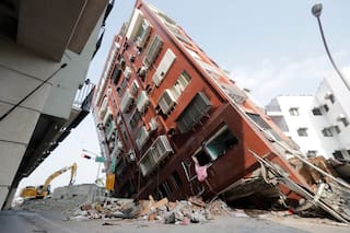 Así se movía un escritorio con libros por una serie de terremotos