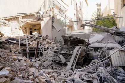 Escombros tras los ataques en Teherán