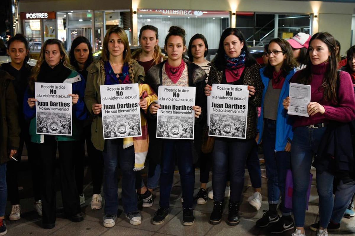 Escrache a Juan Darthés en la ciudad de Rosario