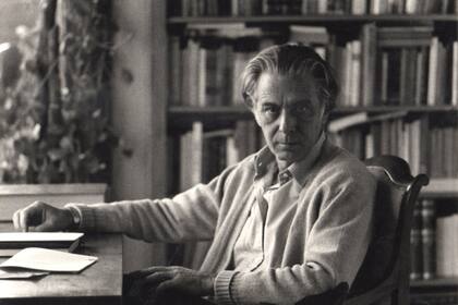Escribió algunas de las ficciones más perfectas de la literatura argentina y fue admirado por Borges y Bioy; sus cuentos completos salieron en España y hoy los presenta Manguel