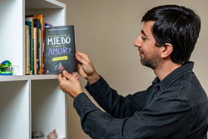 Escribió un libro sobre educación emocional.