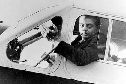 Escritor y piloto, fue una de las grandes figuras dentro de la literatura del siglo XX. Fuente: Pinterest