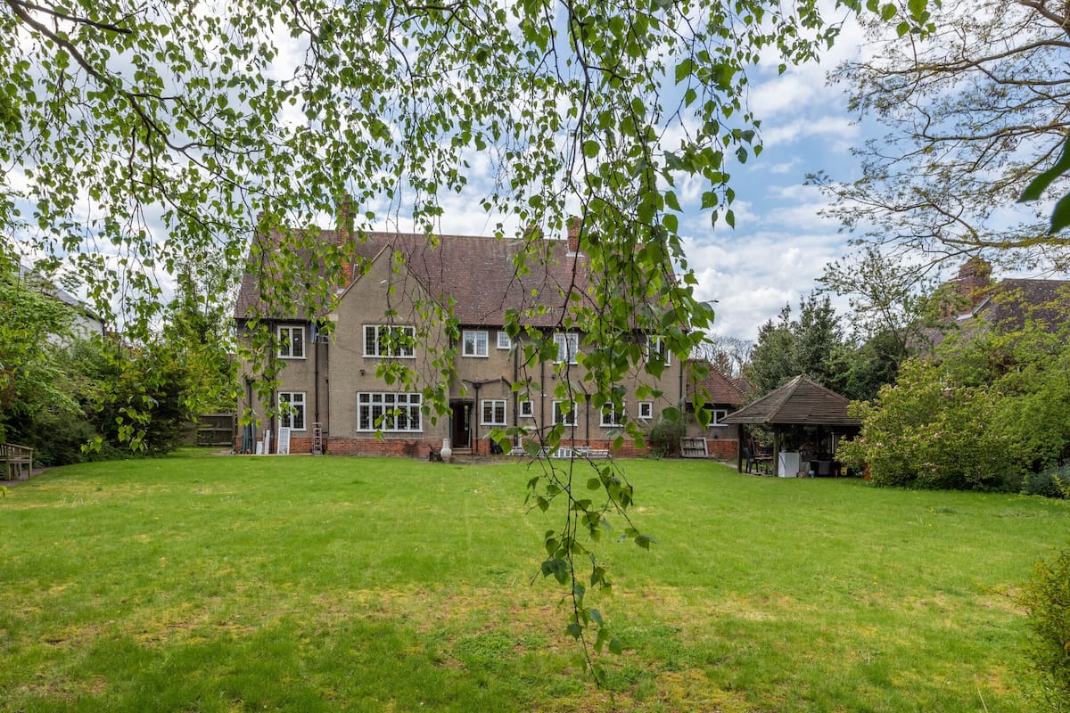 Escritores, actores, músicos y fanáticos de la saga quieren comprar la casa de Oxford donde J.R.R. Tolkien vivió y escribió su obra