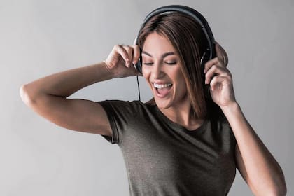 Escuchar géneros tristes o alegres influye en la personalidad