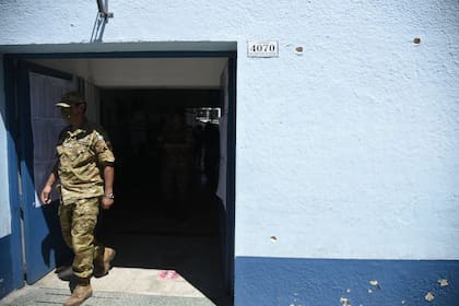 Escuela de zona sur de Rosario que balearon hoy a la madrugada, estaba el ejército adentro pero no hubo ningún enfrentamiento