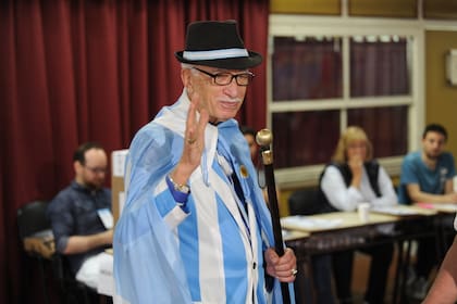 Jorge Williams, el sastre que fue a apoyar a Macri