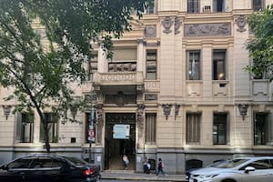 Ya hay tres denuncias por la difusión de fotos de alumnas del Carlos Pellegrini desnudas hechas con IA