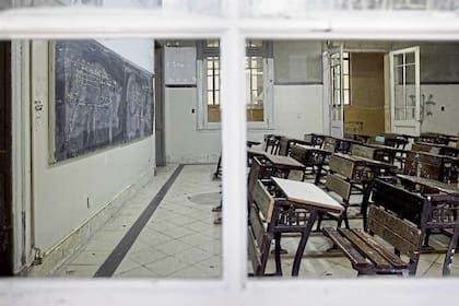 Escuelas cerradas, otra postal de la pandemia,170x151mm