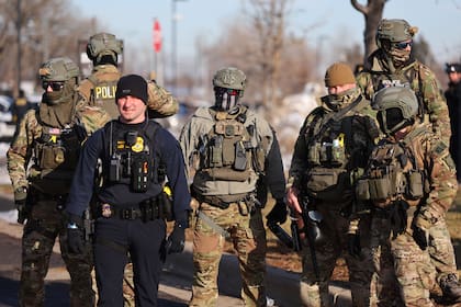 Escuelas de Minneapolis ofrecerán clases remotas ante redadas migratorias