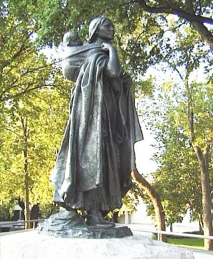 Escultura de Sacagawea, miembro de la tribu de los shoshones que ayudó a Meriwether Lewis y William Clark en su expedición por el oeste de EE.UU. entre 1804 y 1806