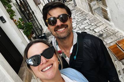 "Ese año que hablamos tanto, pero estuvimos separados por la pandemia, nos permitió conocernos bien. Como todas las parejas tenemos nuestros temas de convivencia, nuestras peleas por quién hace qué cosa. Lo normal"