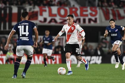 Esequiel Barco en la última actuación de River por Copa Libertadores; tras la derrota en el superclásico, el equipo millonario afrontará una visita de riesgo a Libertad en Paraguay.