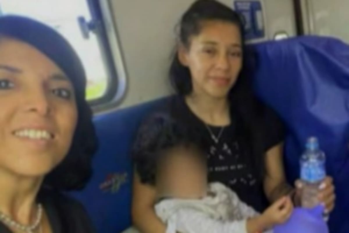 Esmeralda con su mamá