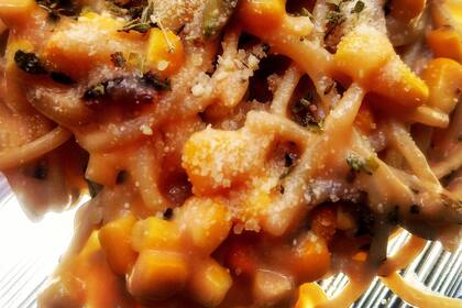 Espagheti con sardinas.